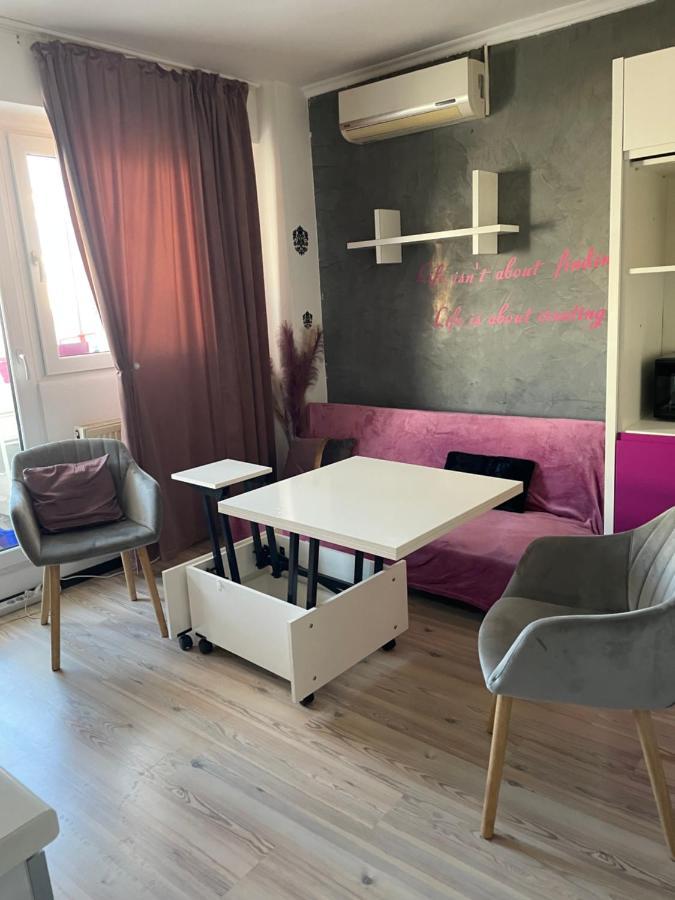 Apartament Cu 3 Dormitoare Jolie.M Apartment Galati Exterior photo
